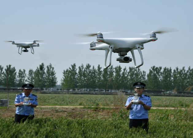 無人機(jī)開啟“天眼查” 禁毒執(zhí)法再添“黑科技”